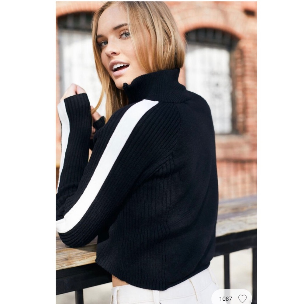 Brandy Melville Hilary Zip Sweater - Picture 3 of 8